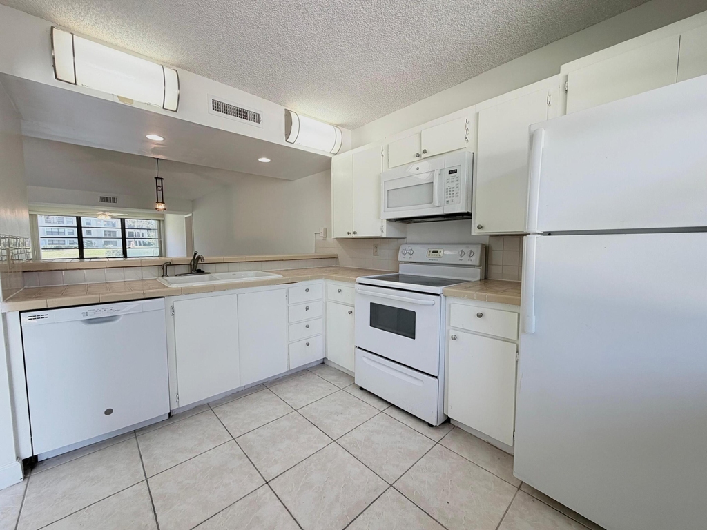 3511 Village Boulevard - Photo 0