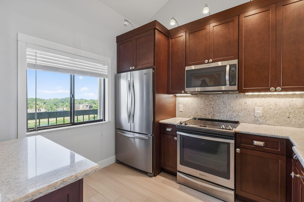 701 Seafarer Circle - Photo 1
