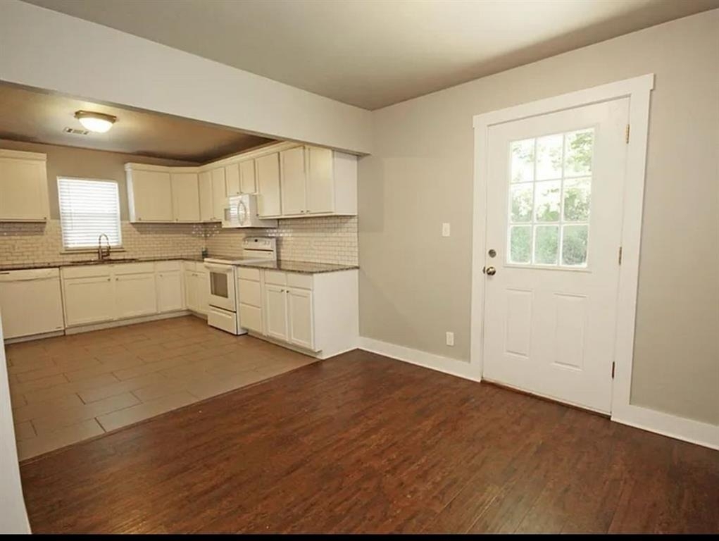 1205 W Brooks Street - Photo 4