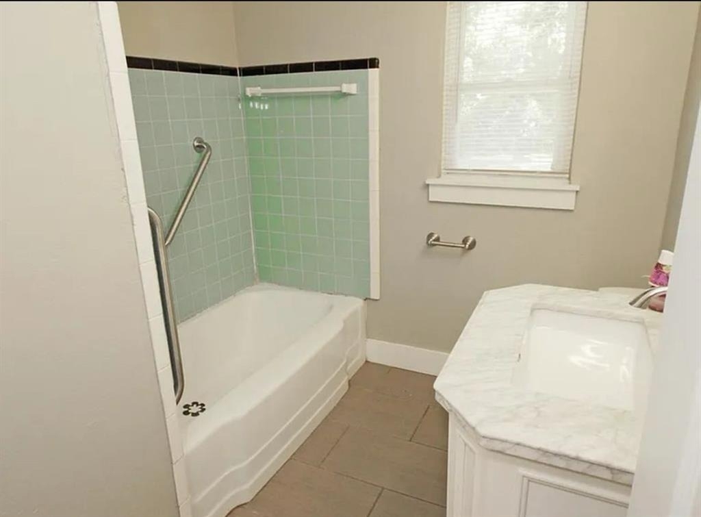1205 W Brooks Street - Photo 8
