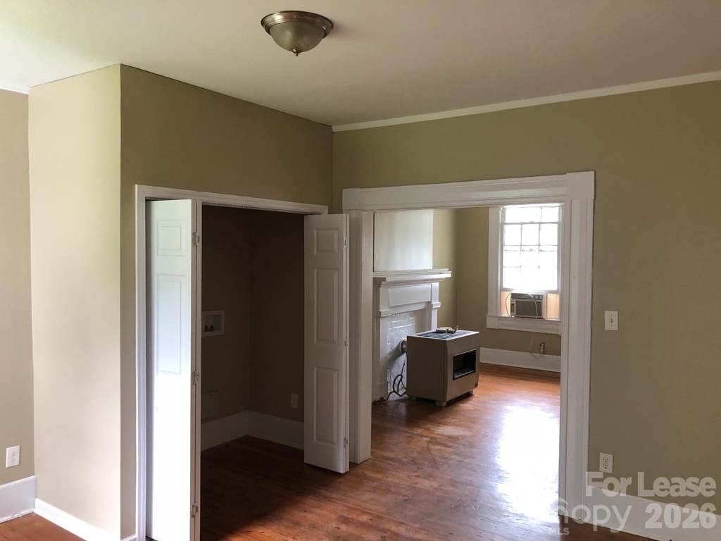 660 E Sharpe Street - Photo 2