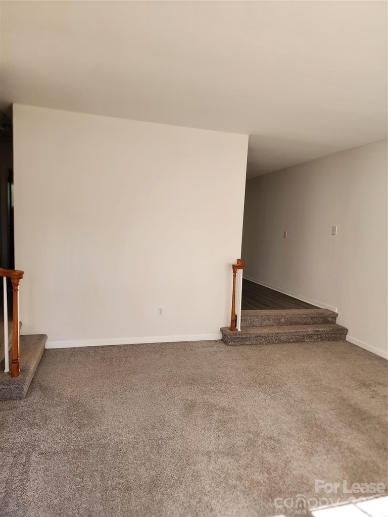 601 Camrose Drive - Photo 2