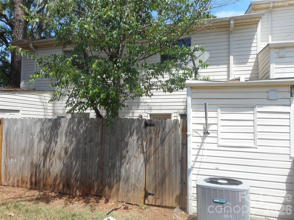 7961 Shady Oak Trail - Photo 2