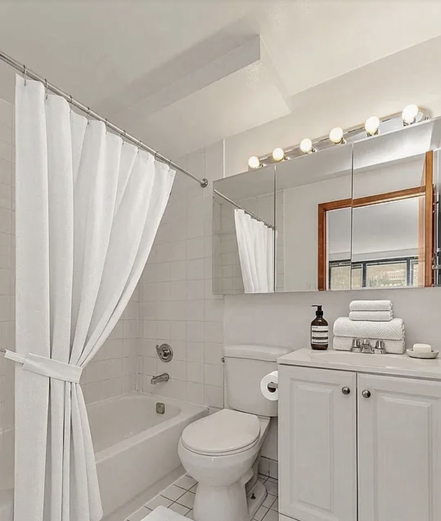 1425 York Avenue - Photo 5