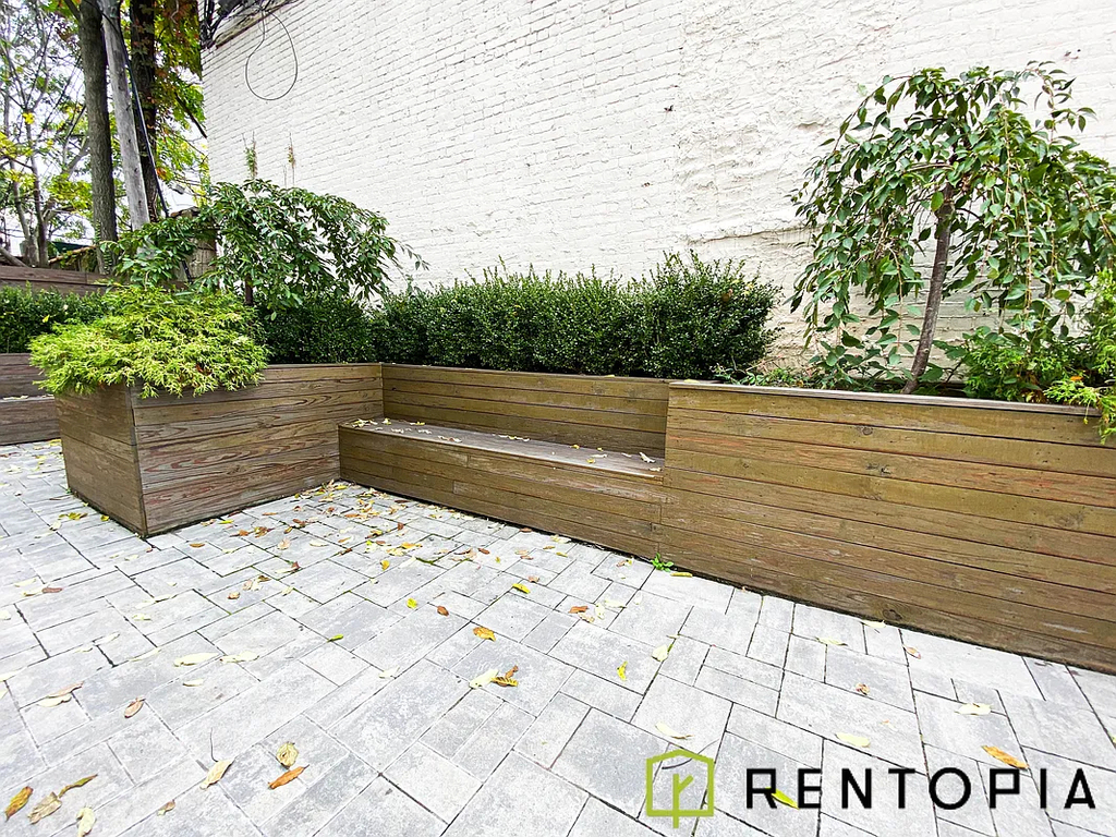 1003 Greene Avenue - Photo 6