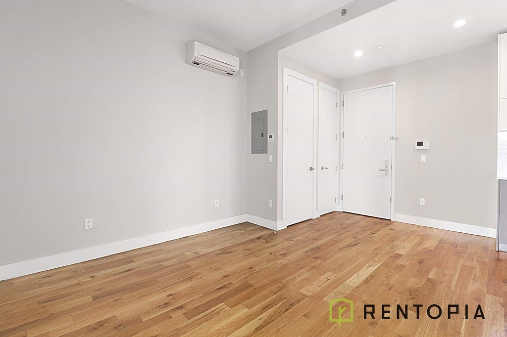 1003 Greene Avenue - Photo 5