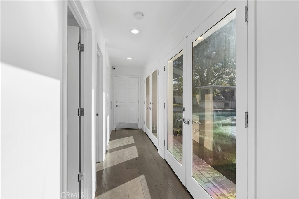 22904 Calvert Street - Photo 42