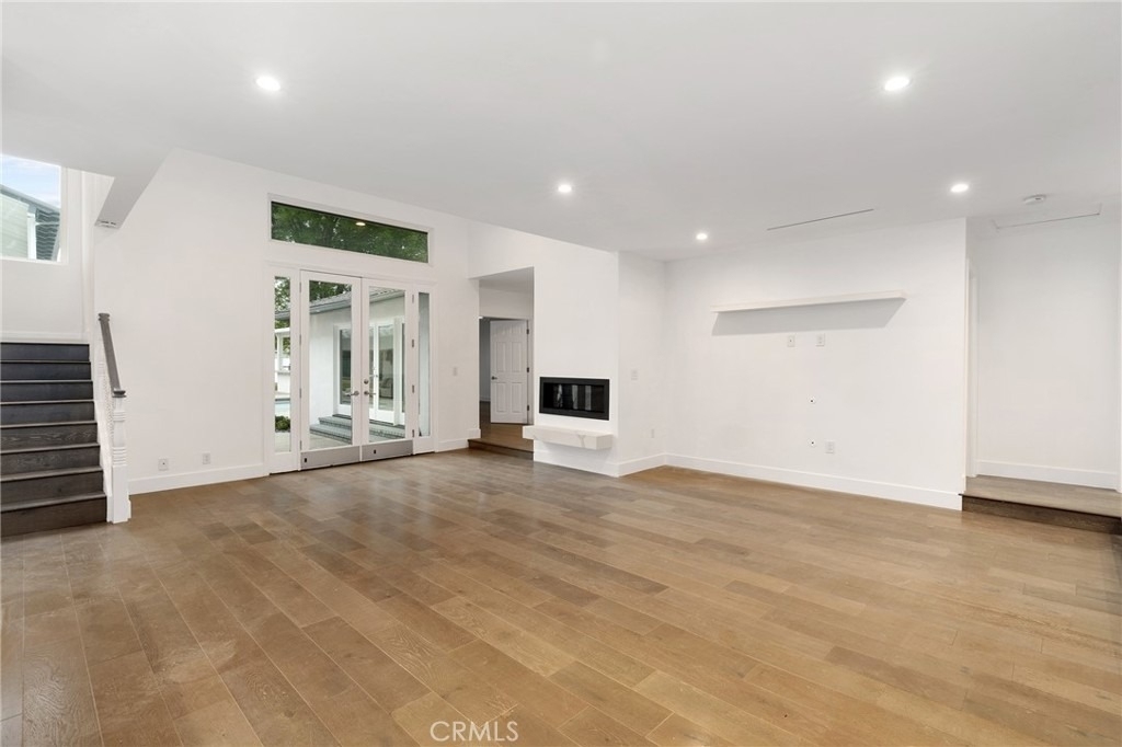 22904 Calvert Street - Photo 22