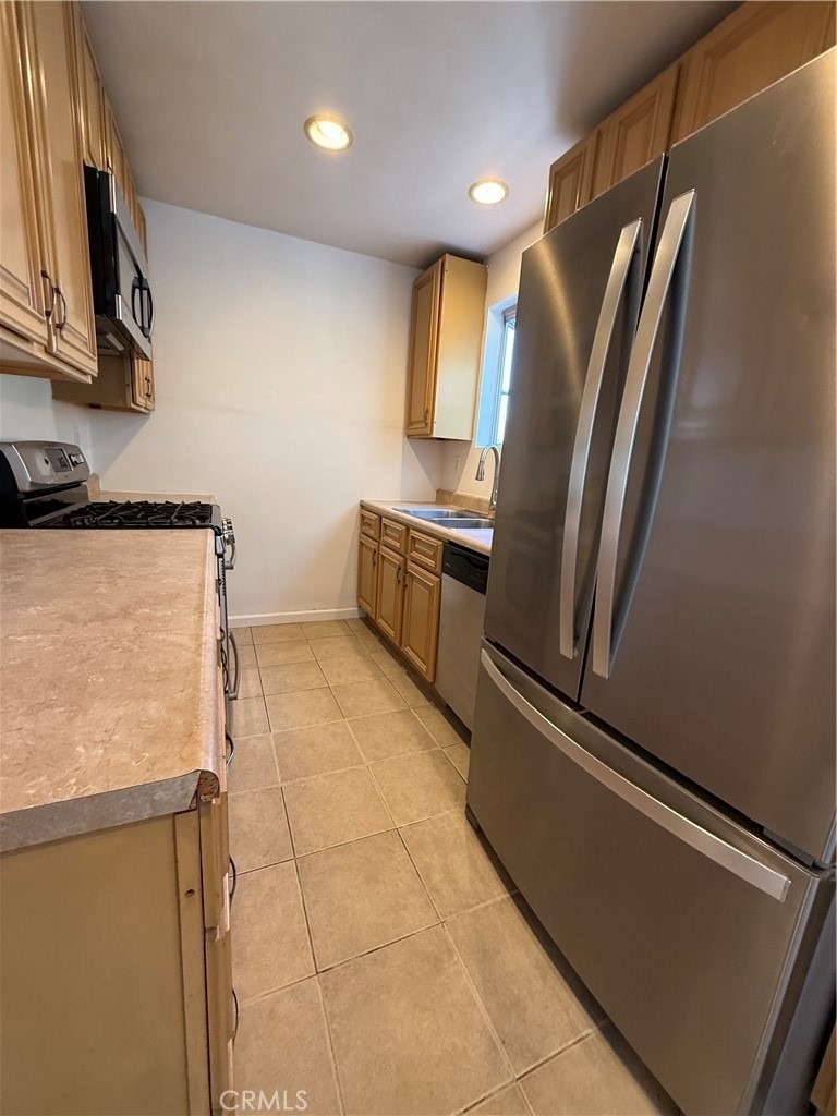 1317 W Alameda Avenue - Photo 3