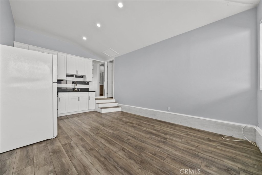8447 Colbath Avenue - Photo 8