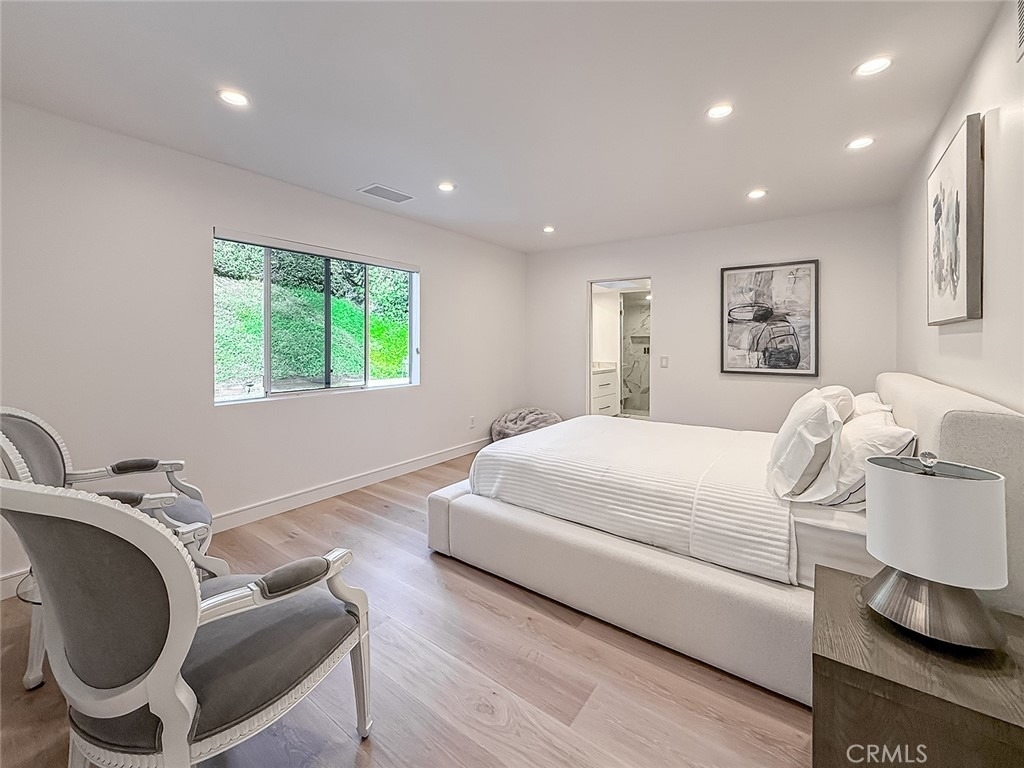 4266 Louise Avenue - Photo 21
