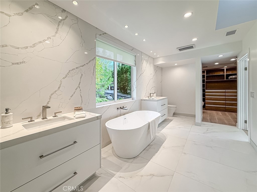 4266 Louise Avenue - Photo 15