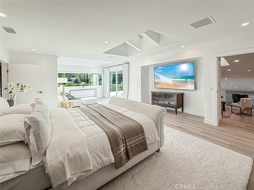 4266 Louise Avenue - Photo 13