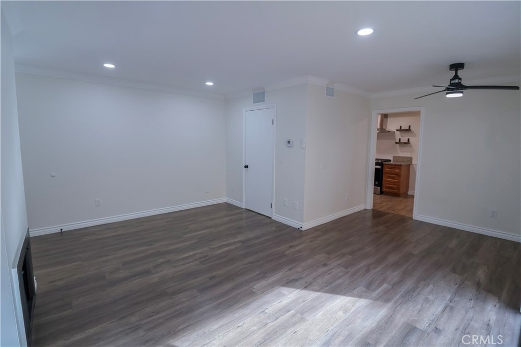 13540 Hubbard - Photo 2