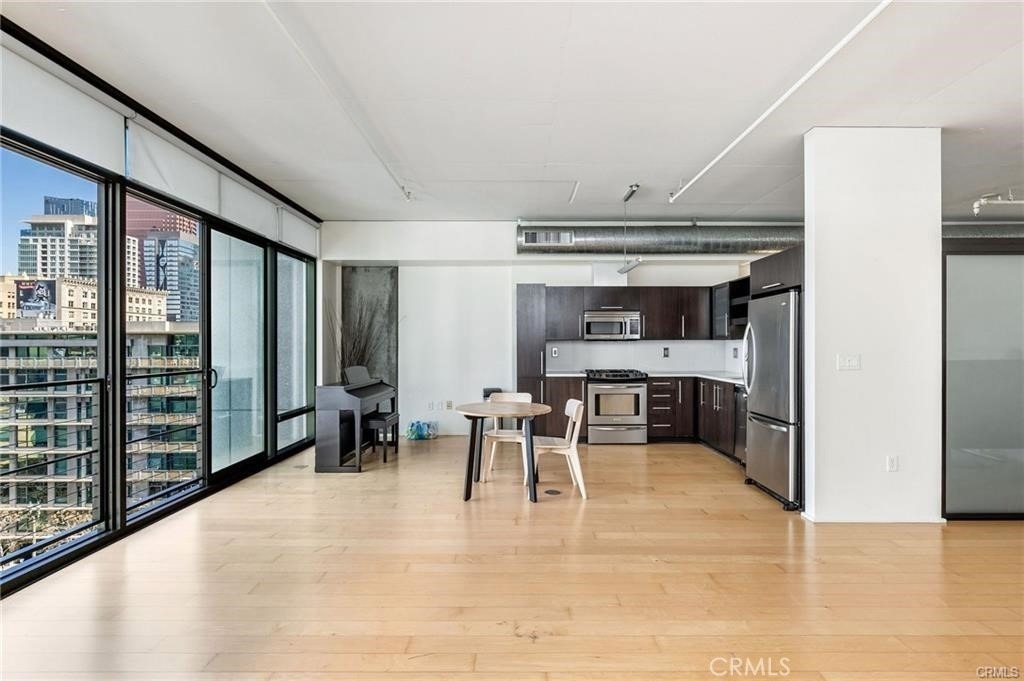 1100 S Hope Street - Photo 3