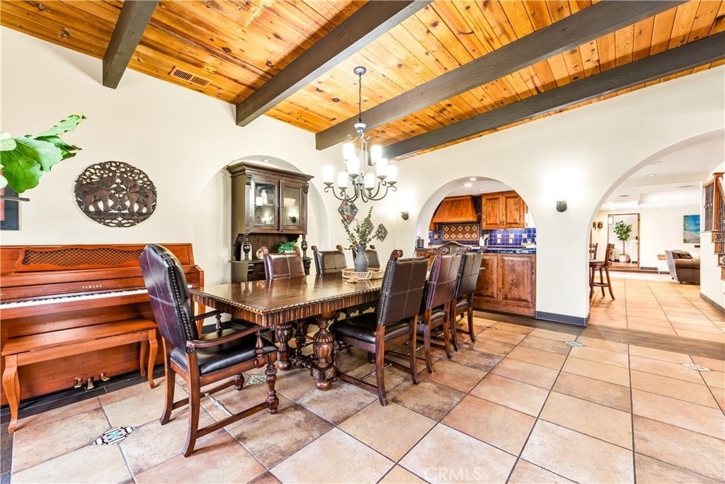 1720 Crestview - Photo 4