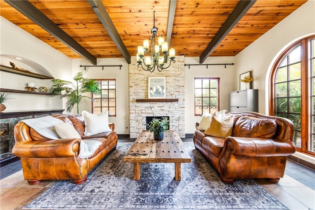 1720 Crestview - Photo 5