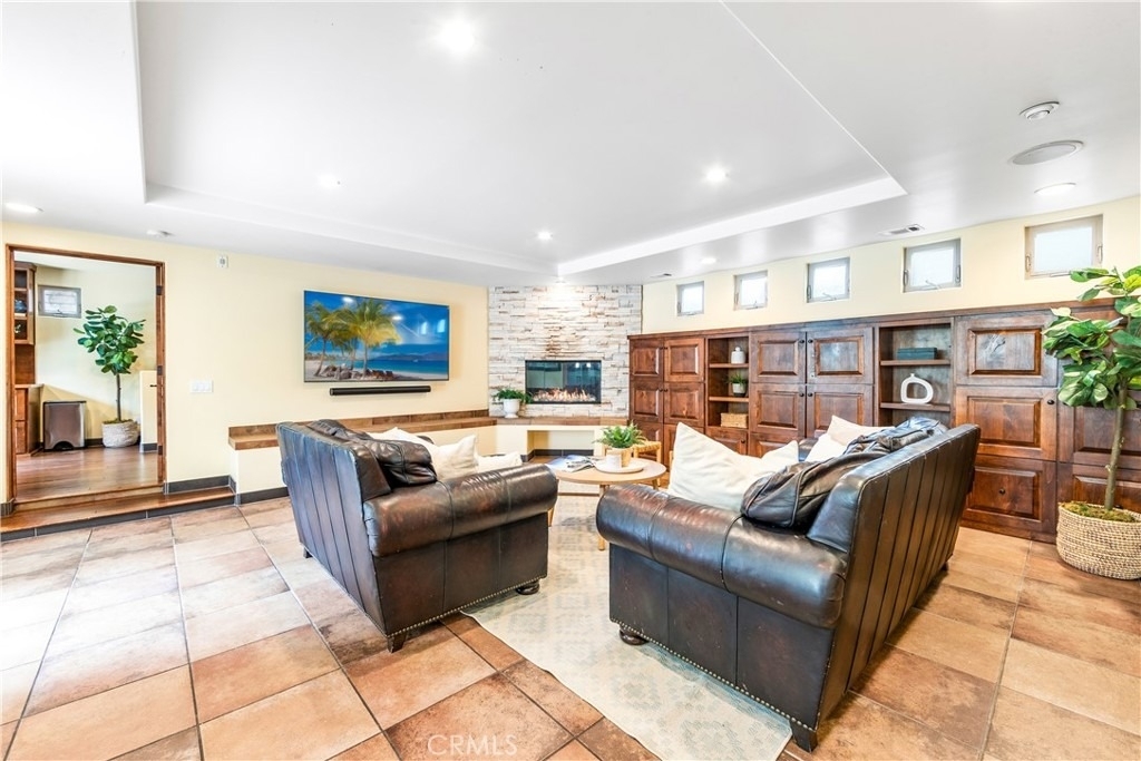 1720 Crestview - Photo 11