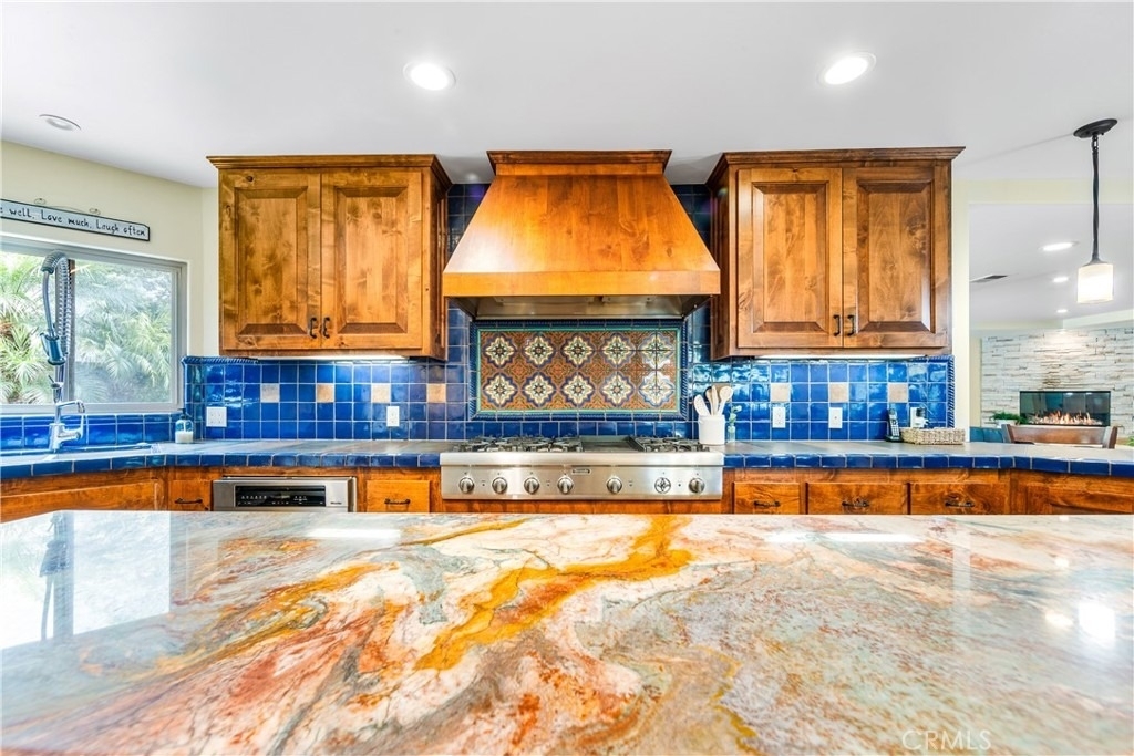 1720 Crestview - Photo 7