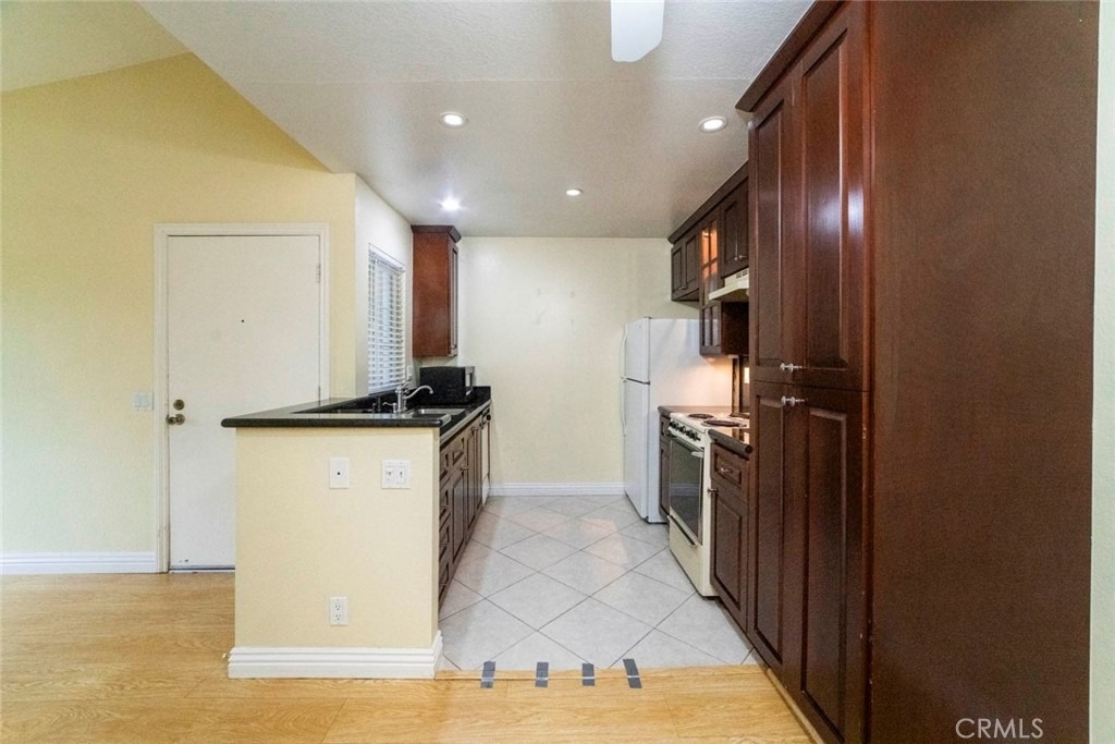 26212 E Sanz - Photo 7