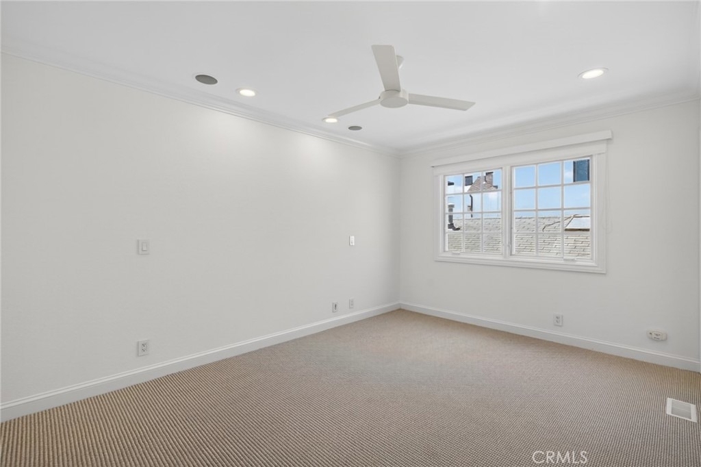 415 1/2 Heliotrope Avenue - Photo 9