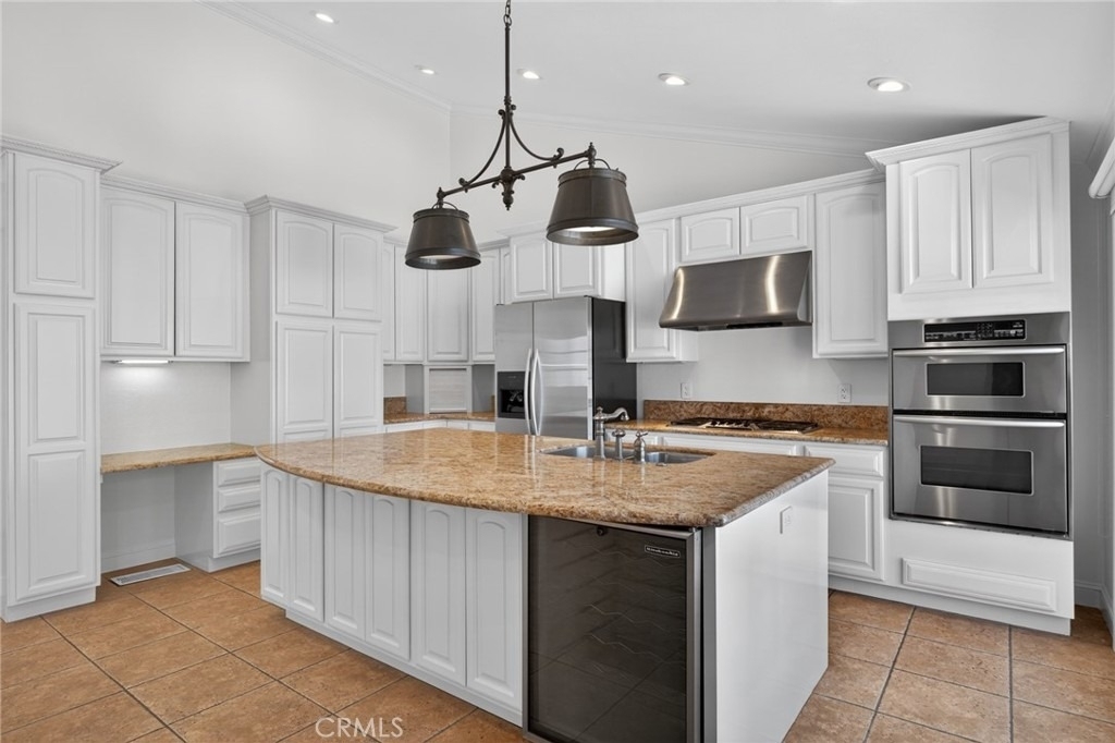 415 1/2 Heliotrope Avenue - Photo 1