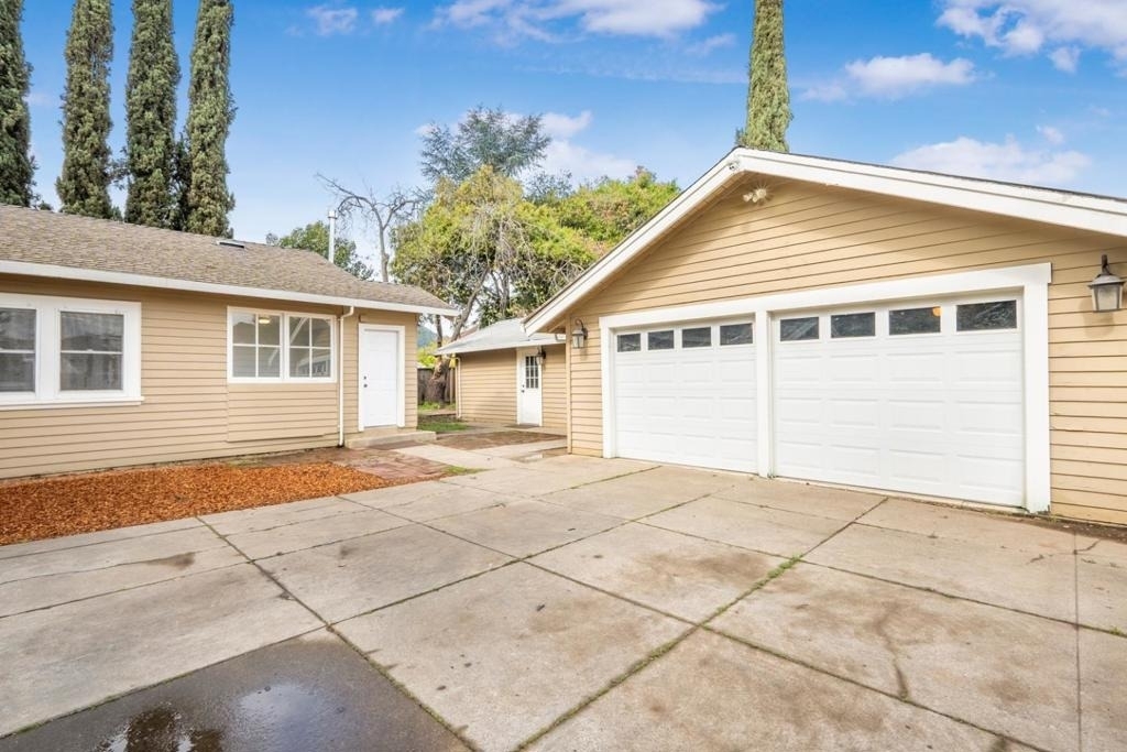 395 E Dunne Avenue - Photo 32