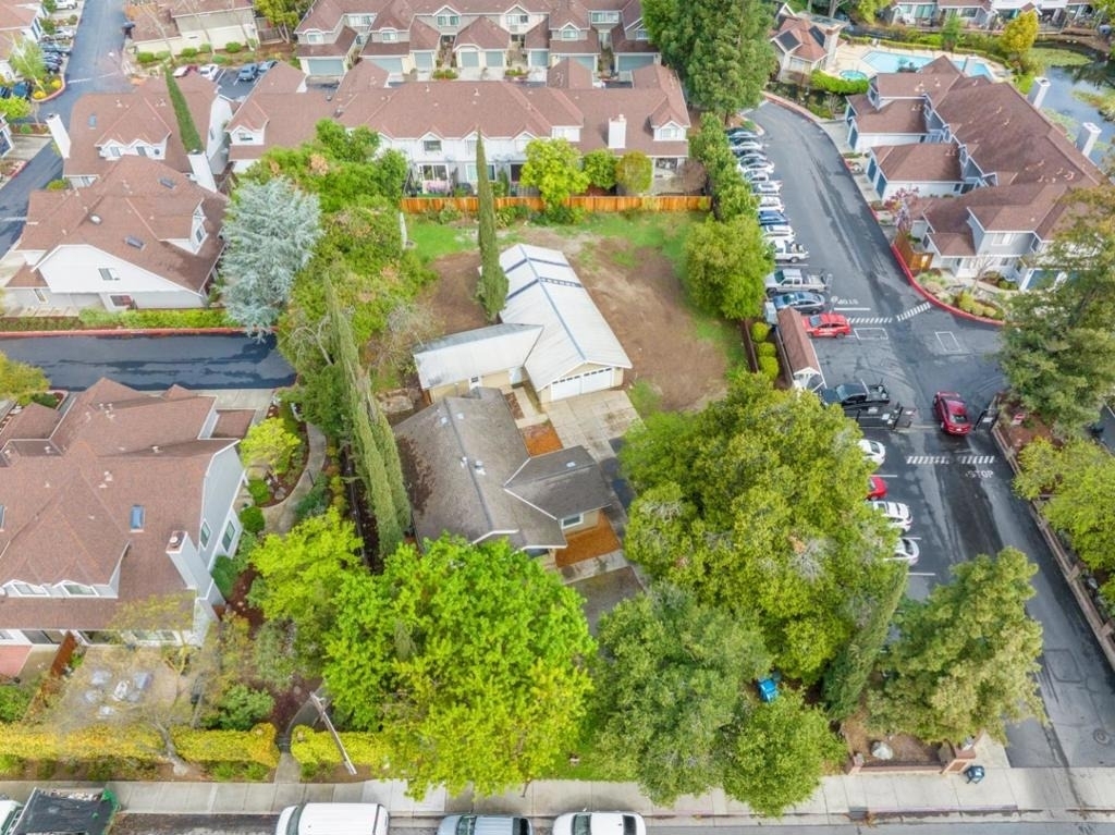 395 E Dunne Avenue - Photo 0