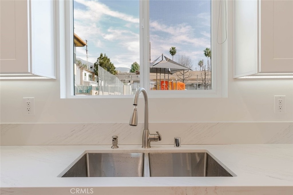 10232 Tujunga Canyon Boulevard - Photo 11