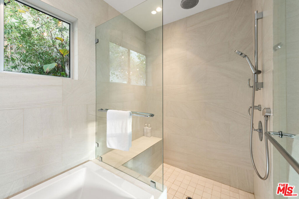 8469 Franklin Avenue - Photo 31