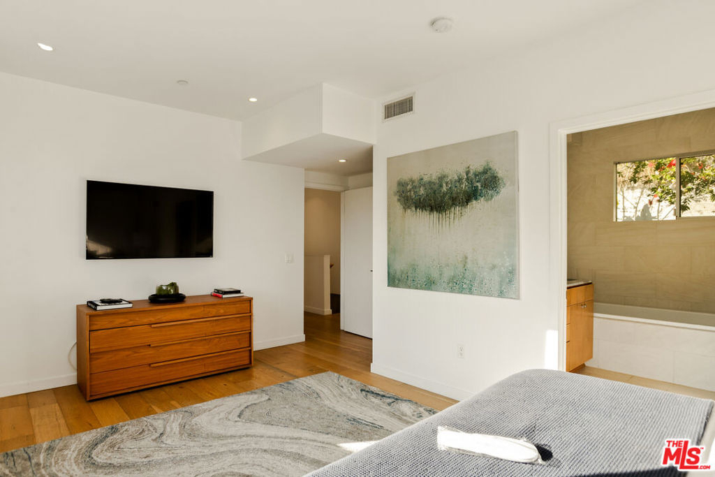 8469 Franklin Avenue - Photo 10