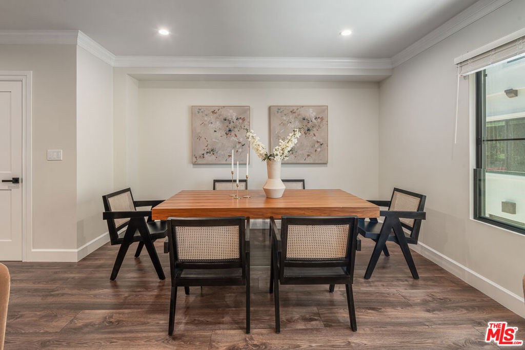 1147 N Beachwood - Photo 5