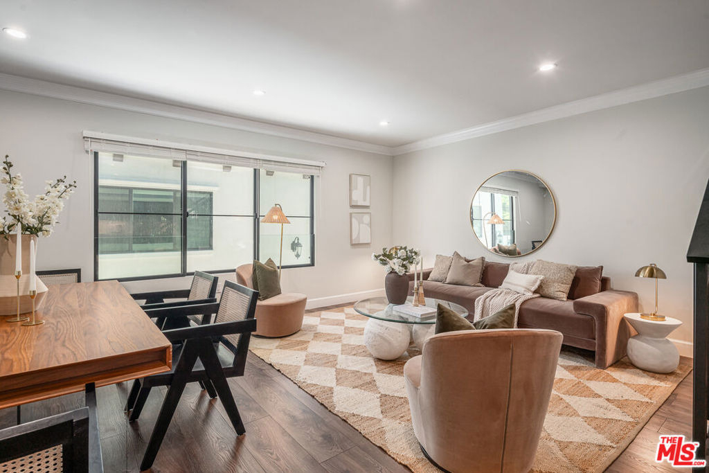 1147 N Beachwood - Photo 2