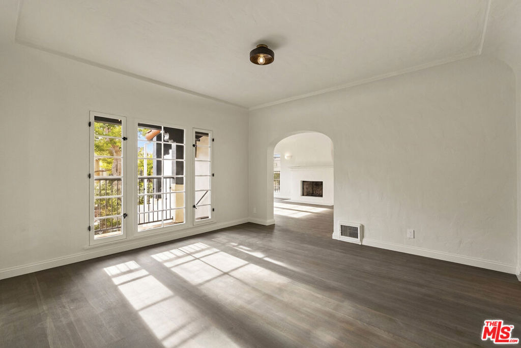 428 S Bedford Drive - Photo 5