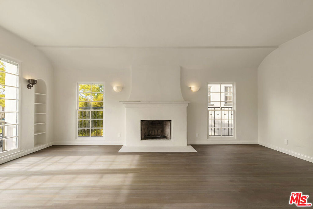 428 S Bedford Drive - Photo 2