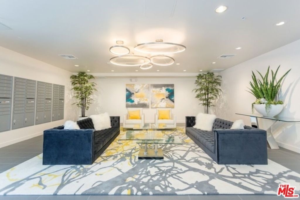 436 W Virgil - Photo 1