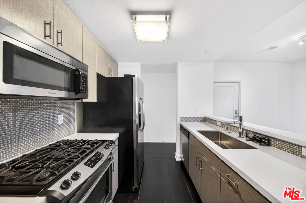436 W Virgil - Photo 8