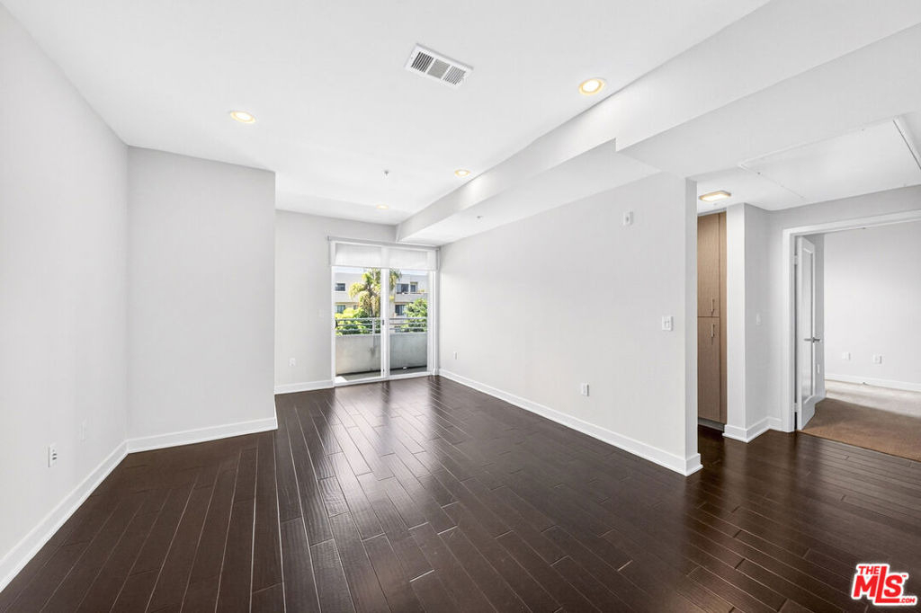 436 W Virgil - Photo 5