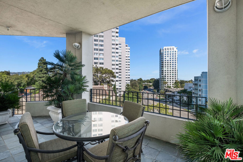 10351 Wilshire Boulevard - Photo 3