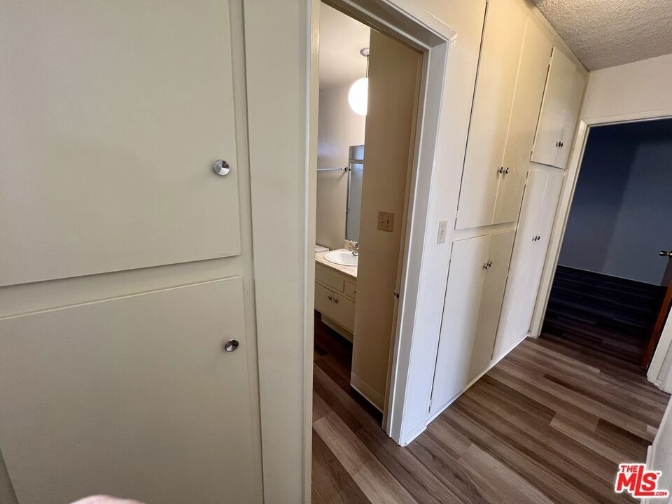 1261 Granville Avenue - Photo 18