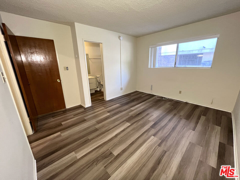 1261 Granville Avenue - Photo 15