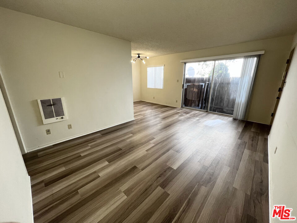 1261 Granville Avenue - Photo 2