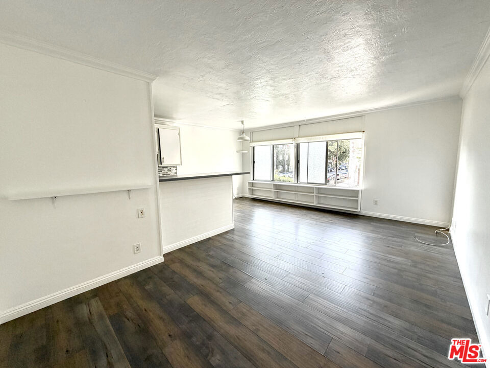 250 Linden Avenue - Photo 1