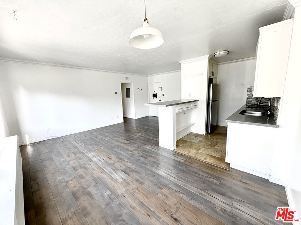 250 Linden Avenue - Photo 4