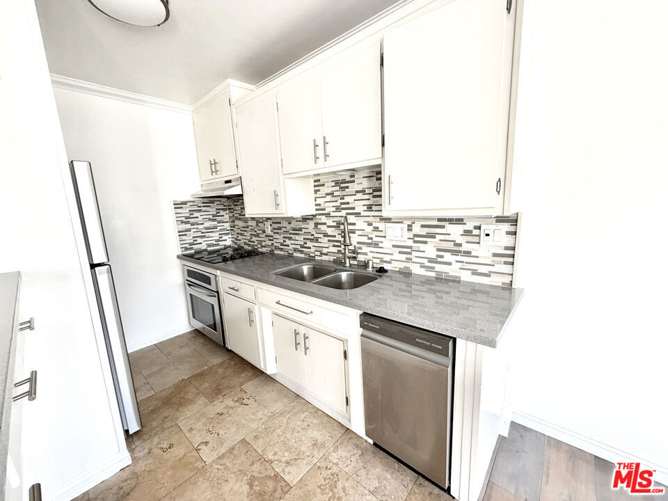 250 Linden Avenue - Photo 7