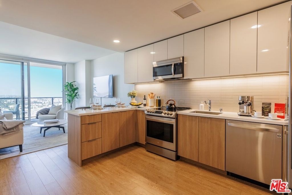 11750 Wilshire Boulevard - Photo 5