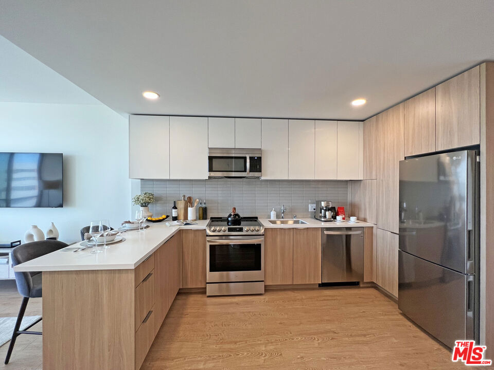 11750 Wilshire Boulevard - Photo 6