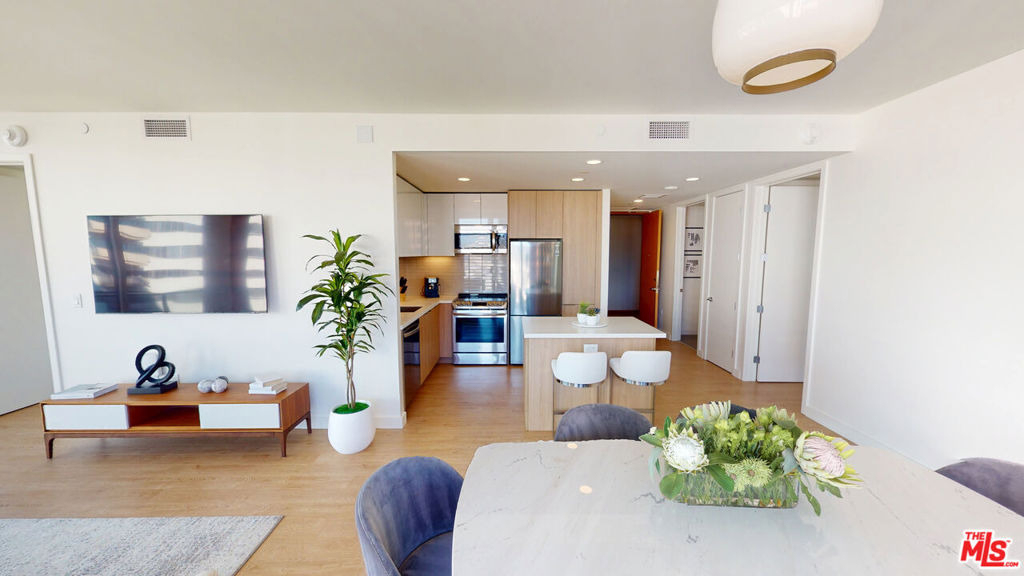11750 Wilshire Boulevard - Photo 1
