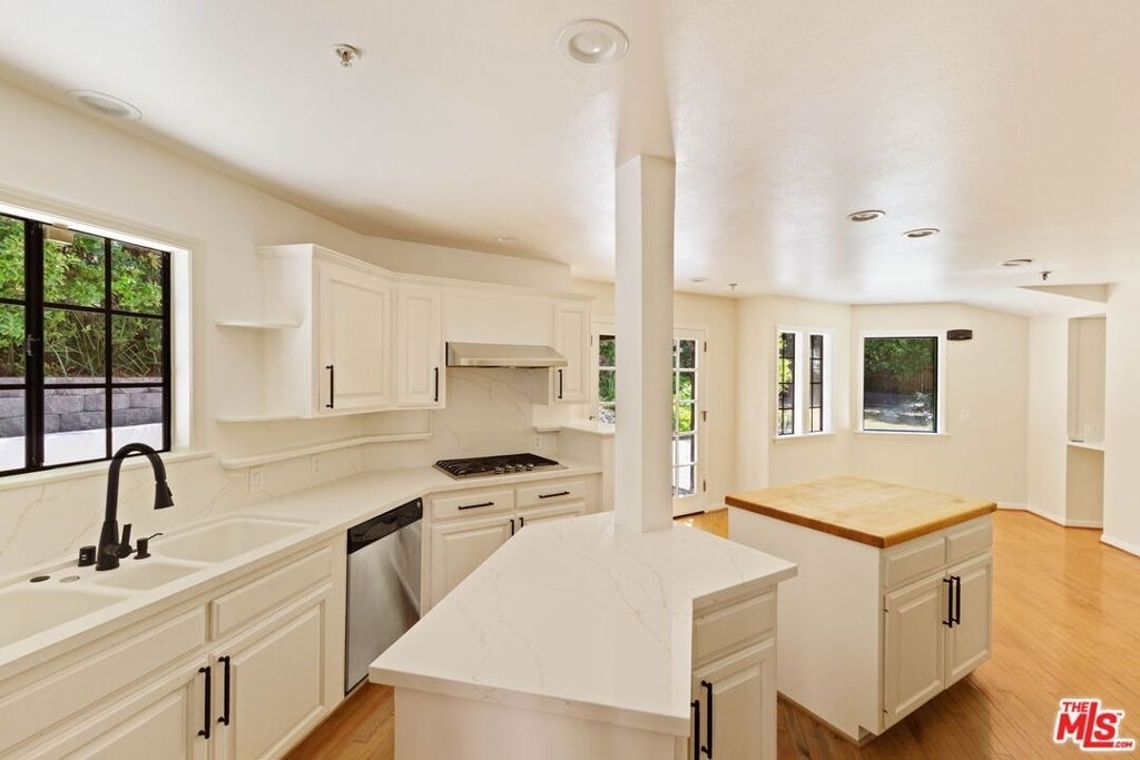 5237 San Feliciano Drive - Photo 5