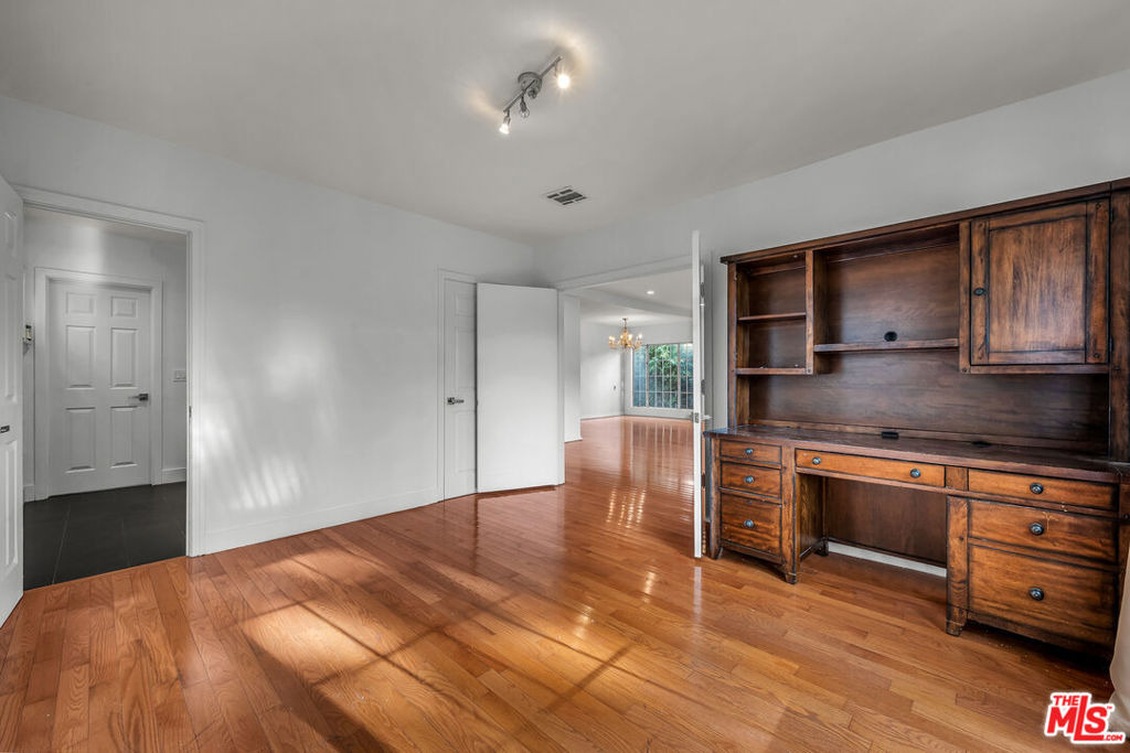 922 S Bundy Drive - Photo 9